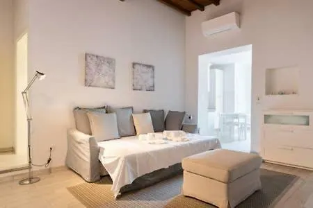 Dimora Alla Scala Guest house *
